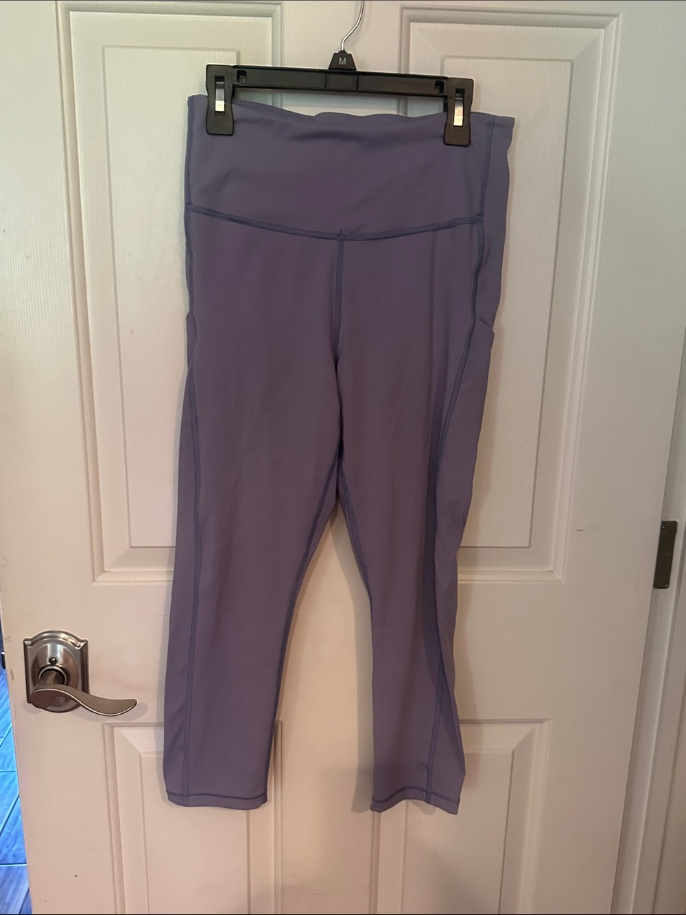 Athleta Lavender Ultimate pocket performance Capri small